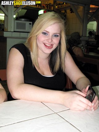 blonde fat lesbians
