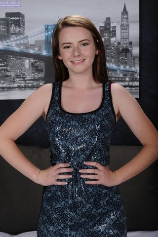 teen first labia