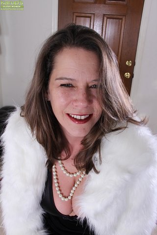 hot mature undressing