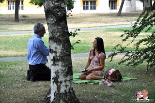 chica mona, old & young, seducir, white stockings