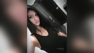 jovencita latino aceite