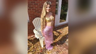 camgirl petite dildo