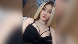 19yo big tits webcam