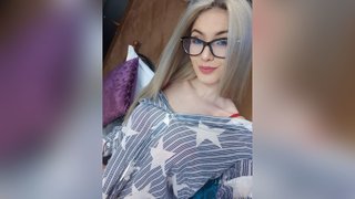 19yo big tits webcam