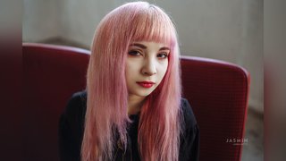 18 A camgirl