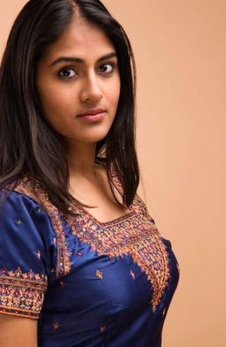indian, posing
