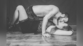 pequeñita hetero grandes pechos