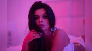 bisexual italian girl