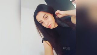 athletic teen camgirl