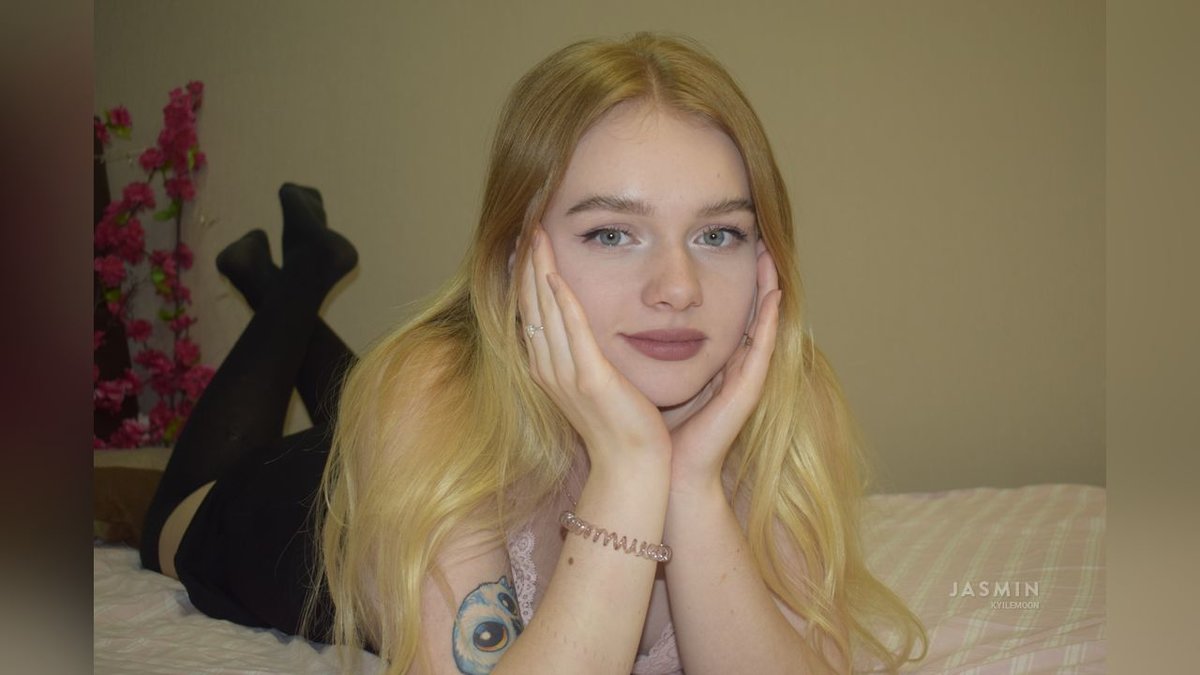 18Yo Teen Green Eyes Girl - YOUX.XXX