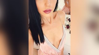 tiny tits cam girl