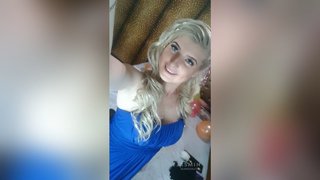 aceite, sexo en directo chica, uñas largas, vibrador