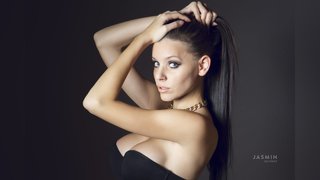 petite bisexual girl