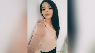 de cerca meter los dedos