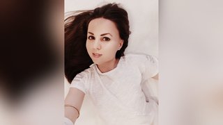 bisexual camgirl