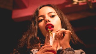 20yo, sexo en directo chica, uñas largas, zoom