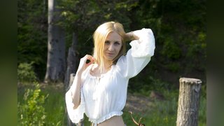 aceite, sexo en directo chica, tetas normales, uñas largas