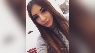 diminuta pechos jovencita medias