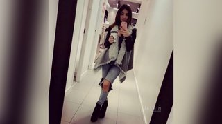 diminuta pechos jovencita cameltoe