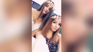 diminuta pechos jovencita camgirl