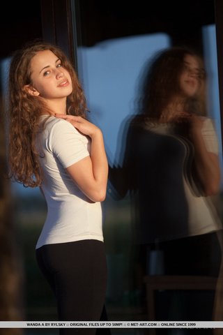 abrirse, erótica, tetas diminutas, upskirt