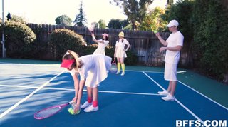 exuberante alto colegio tenis