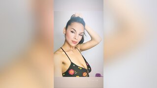 brown eyes girl