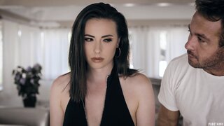 long-haired morena le encanta cock-sucking