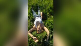 pequeñita jovencita aceite