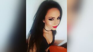 bisexual camgirl