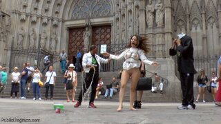 firme morena humillación gangbang