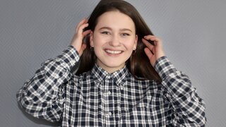 18yo teen green eyes
