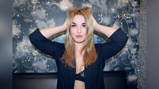 straight 18yo girl