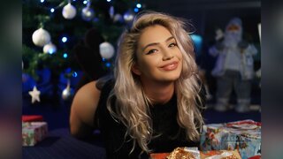 bisexual blue eyes girl