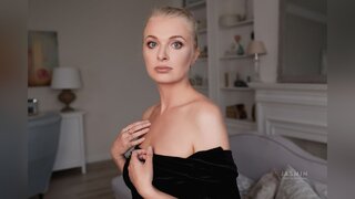 sweetblondielara